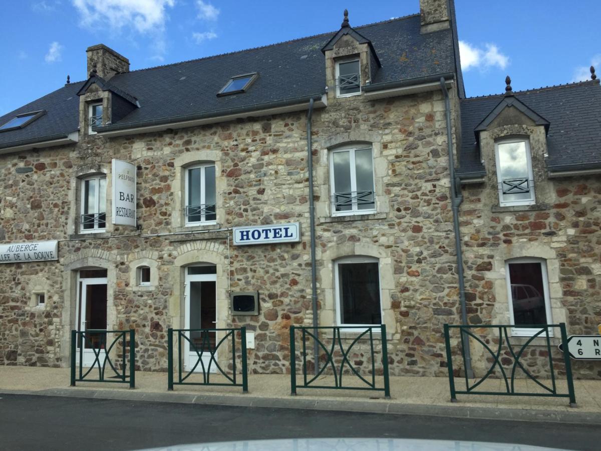 Auberge Vallee De La Douve L'Etang-Bertrand Exteriér fotografie